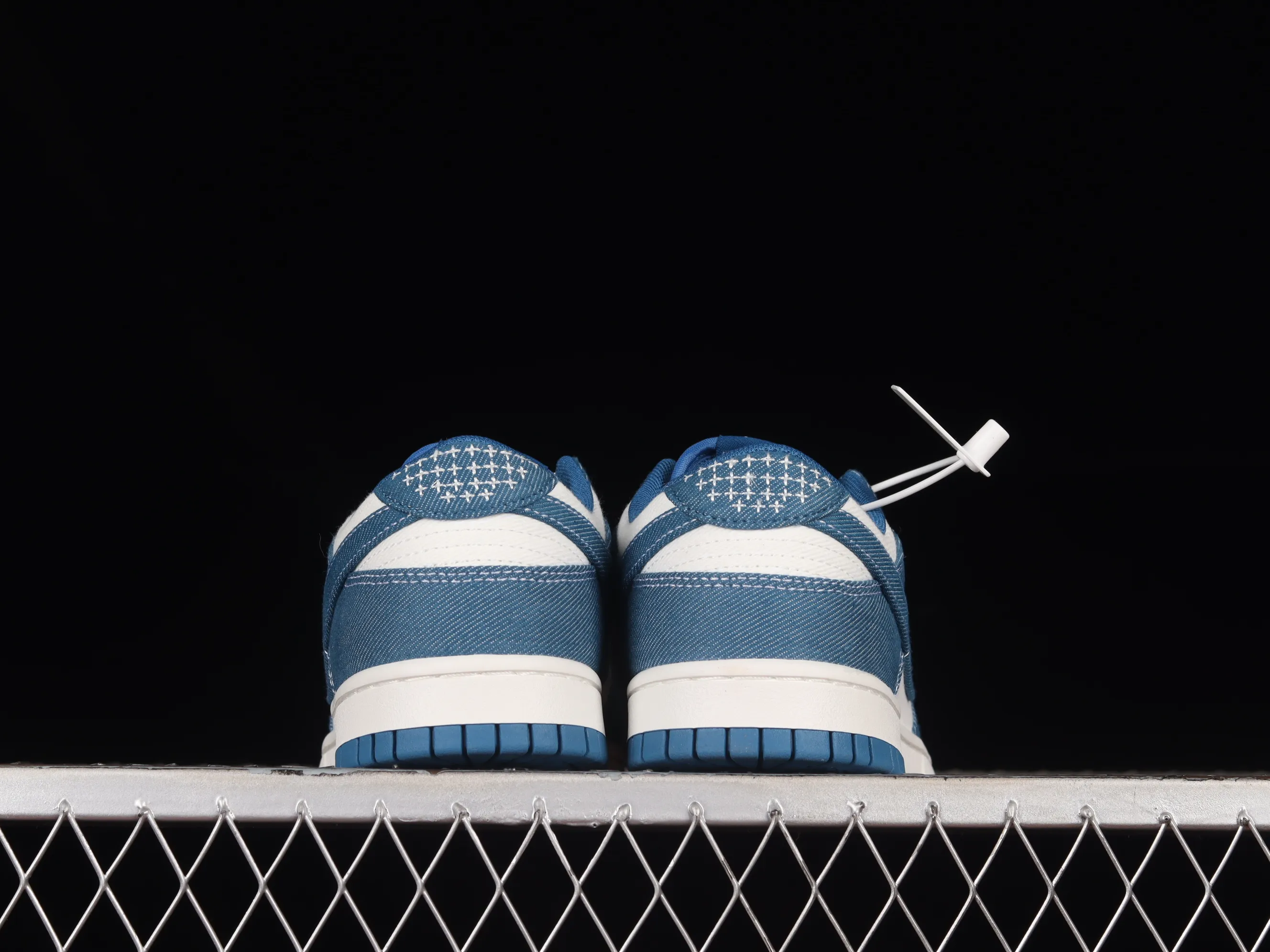 All Categories Nk SB Dunk Series Nk SB Dunk Low Low-top sneakers Cost-effective version Nk Dunk Low "Industrial Blue" Sashiko embroidery theme SB low-top sports and leisure sneakers DV0834-101